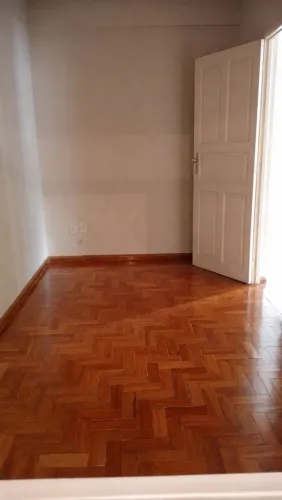 VENDO PISO TACOS DE MADEIRA