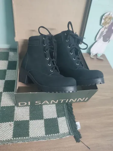 Bota feminina coturno baixo nova