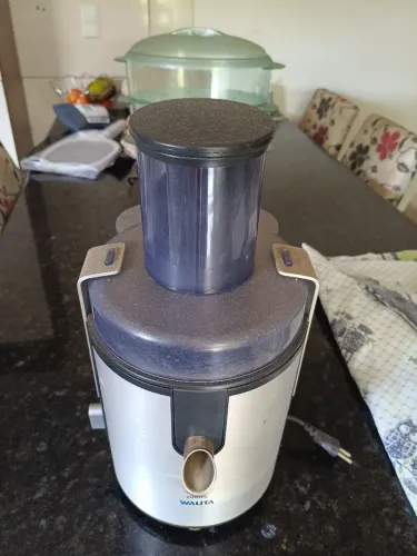 centrífuga de suco da marca Walita (Philips Walita).