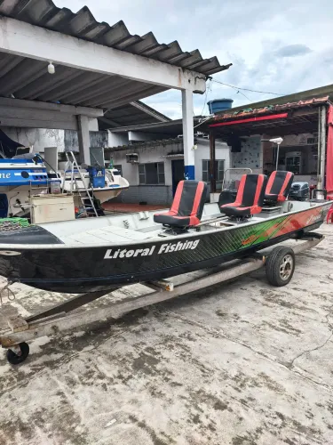 Barco de pesca Robaleiro