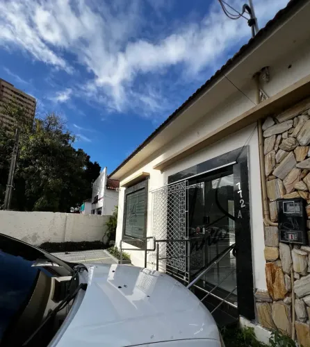OPORTUNIDADE CASA COMERCIAL NO ESPINHEIRO