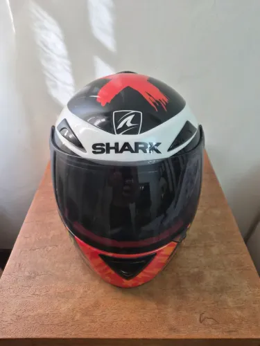 Capacete Shark muito novo 