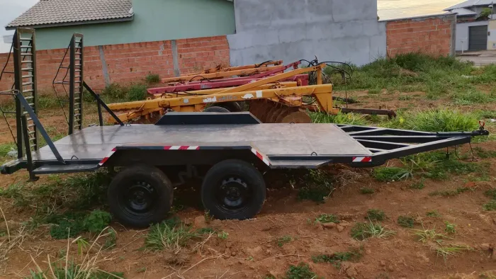 Carretinha reboque trucado 