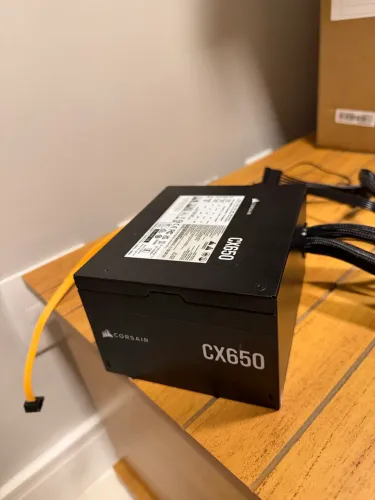 Fonte Corsair CX650