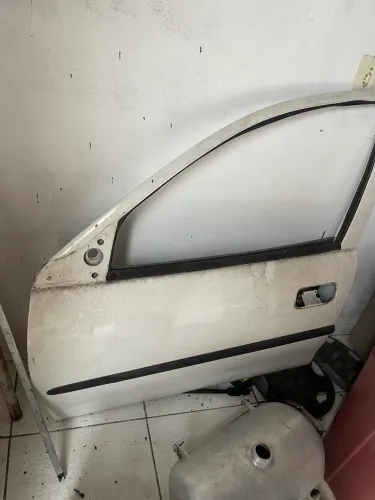 Porta dianteira lado esquerdo( motorista) para corsa wind 4 portas 