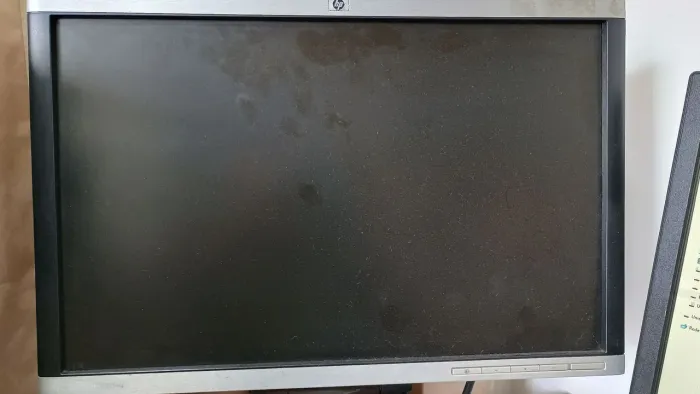Monitor HP 1905wg (defeito)