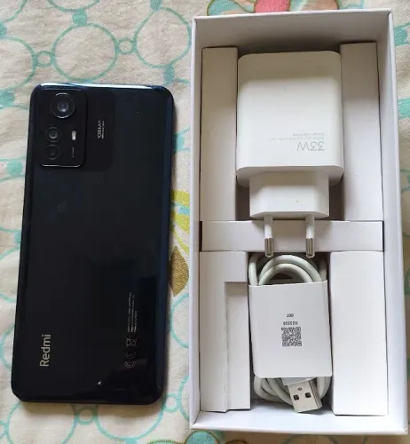 Xiaomi Redmi 12S na caixa