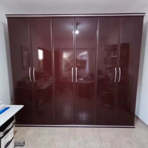 Guarda-roupas 6 portas