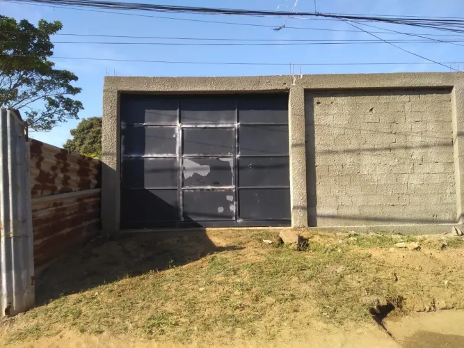 Portão de garagem ( 4 metros e 3 de altura )