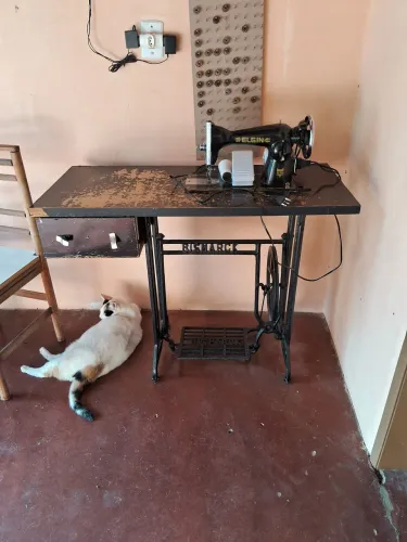 Vendo máquina de costura ponto reta