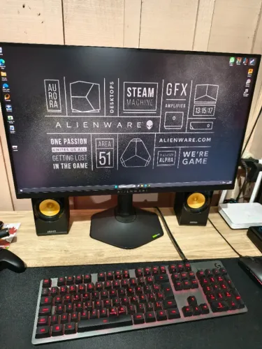 Vendo Monitor Alienware 27 pol AW2724DM na Garantia Dell