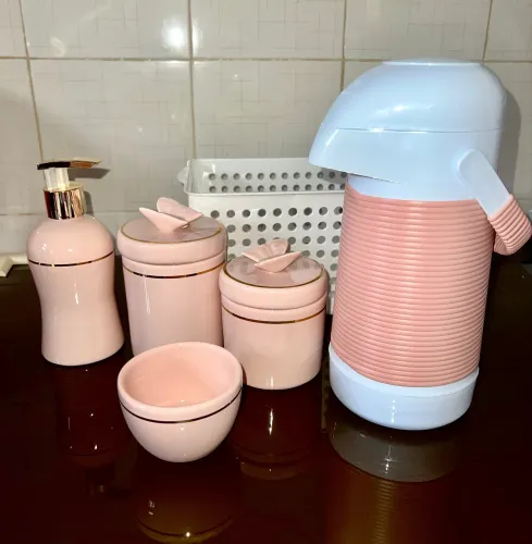 Kit Higiene Bebê Rosa + Garrafa Térmica