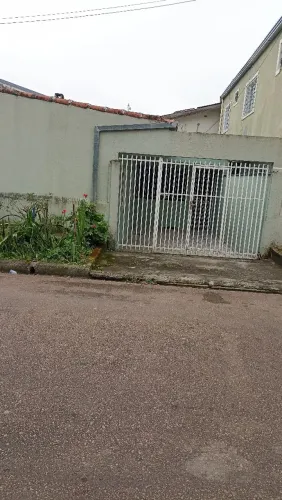 Casa com 4 pecas