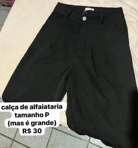 calça de alfaiataria tamanho P grande