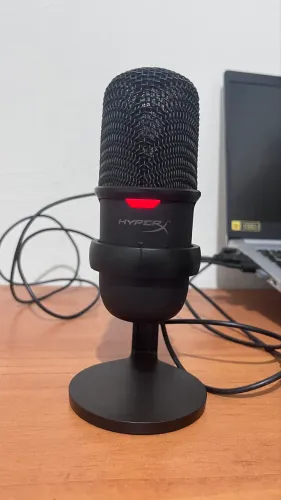 Microfone condensador HyperX solocast