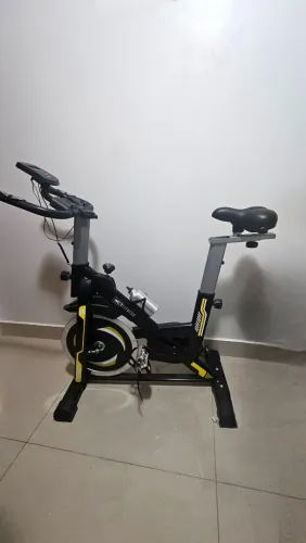 Bicicleta ergometrica spinning