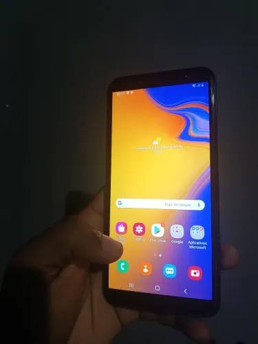 Samsung J6+ R$400,00
