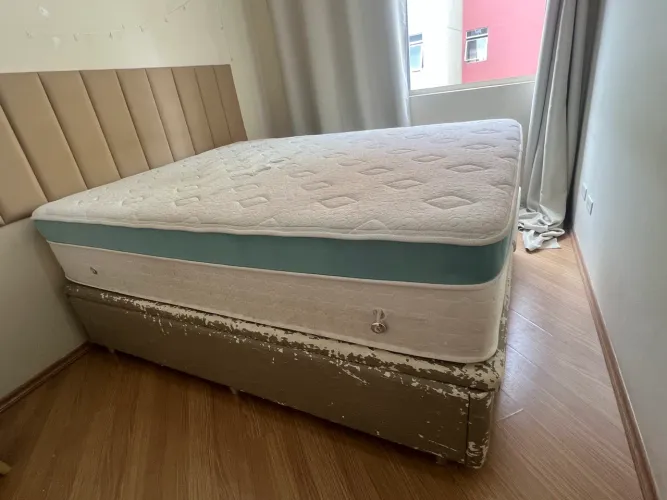 Cama queen + base baú