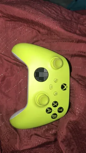 Vendo controle de Xbox novinho!
