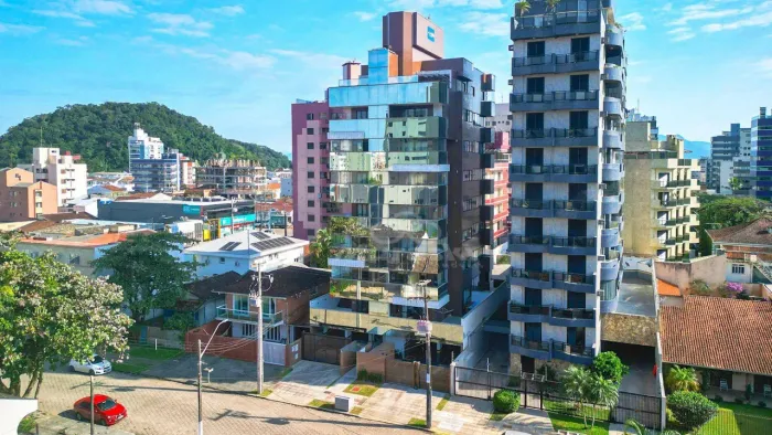 Apartamento com 3 dormitórios para alugar por dia - Centro - Guaratuba/PR