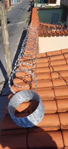 CONCERTINA E LANÇAS PERFURANTE 