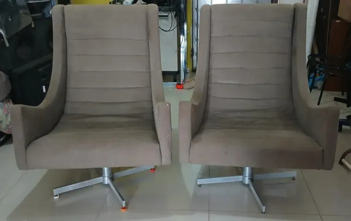 2 poltronas giratórias. Faço a entrega * 