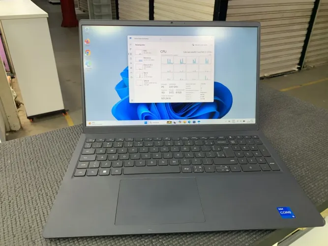 Notebook Dell Inspiron 3520