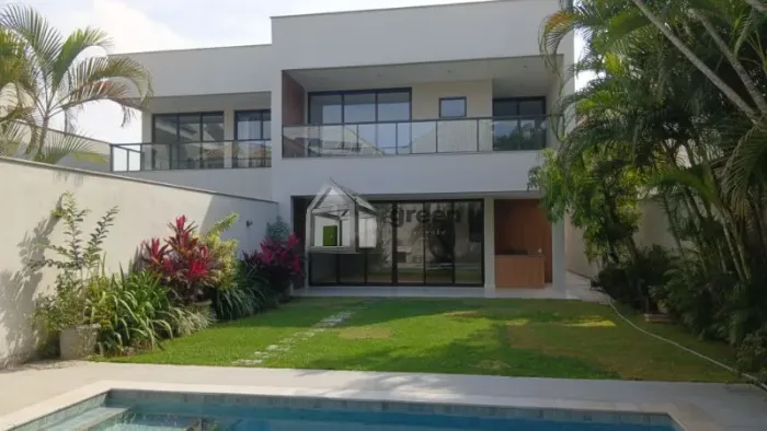 Casa Padrão a venda em Rio de Janeiro