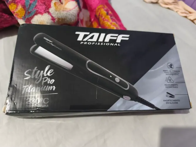 Prancha Taiff Style Pro Titanium 230°C com Cabo Giratório Preta - Bivolt