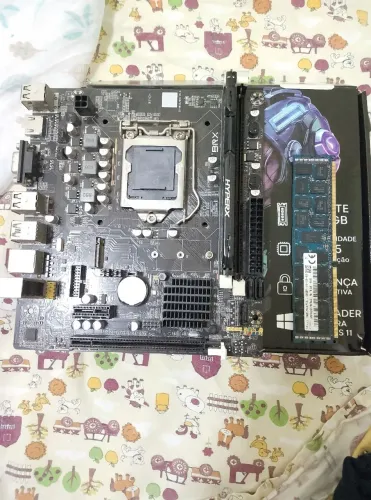 Venda de uma placa mãe e memória para servidor 16 GB
