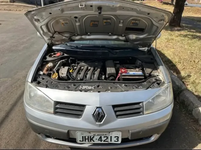 Renault Megane Sedan Dynamique Hi-flex 1.6 16V 2008