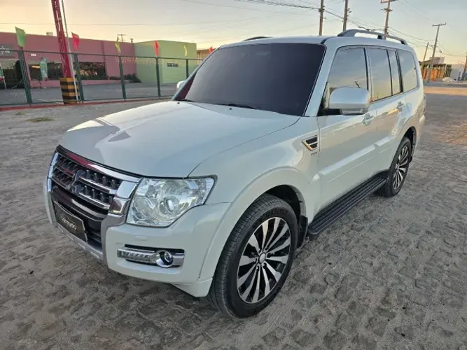 Mitsubishi Pajero HPE Full 3.2 4X4 T.i.dies. 5P AUT 2016