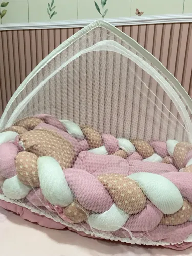 Ninho redutor para bebê seminovo - completo