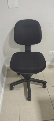 Cadeira de Escritório Simples