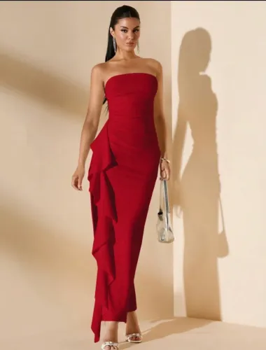 Sem Mangas, Tomara que Caia, Fenda Alta, Com Babados, Vestido Longo vermelho.