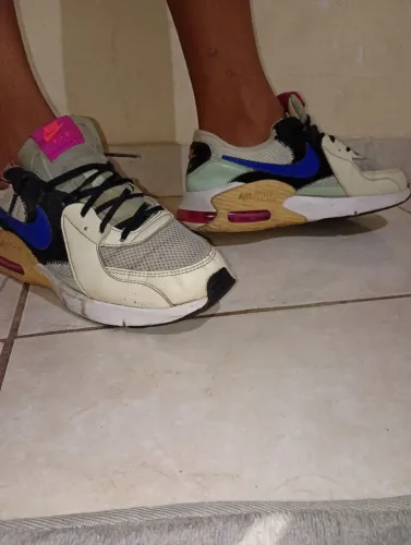Tênis NIKE AIR MAX EXCCE, Original relíquia da nike. Tamanho 38 por 150 reais