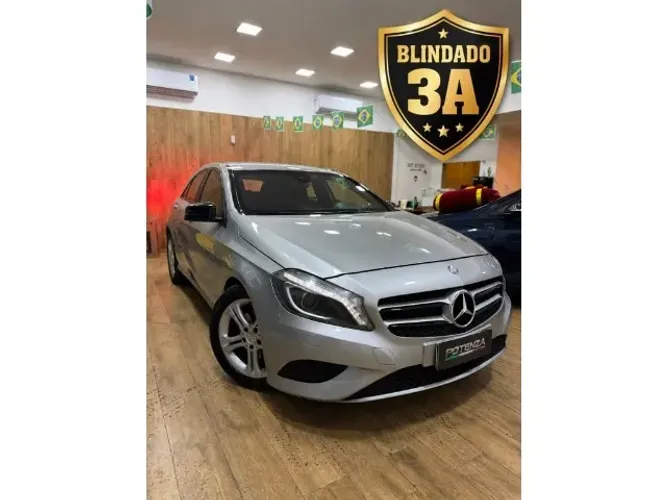 Mercedes-Benz Classe A 200 1.6 TB 16V Urban 156cv Aut. 2014
