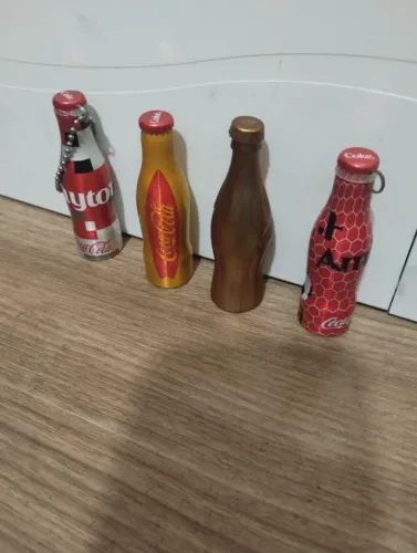 COCA COLA LOTE COM 4 GARRAFINHAS COLECIONÁVEIS