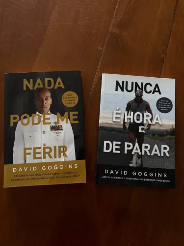 Dois livros do David Goggins 