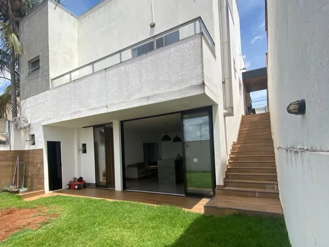 Casa à venda no bairro Jardim Patrícia em Uberlândia