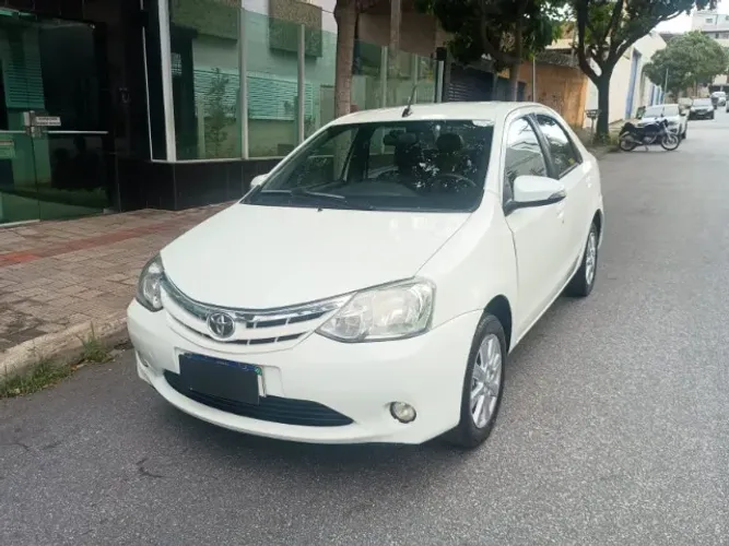 Toyota Etios XLS Sedan 1.5 Flex 16V 4P Mec. 2017