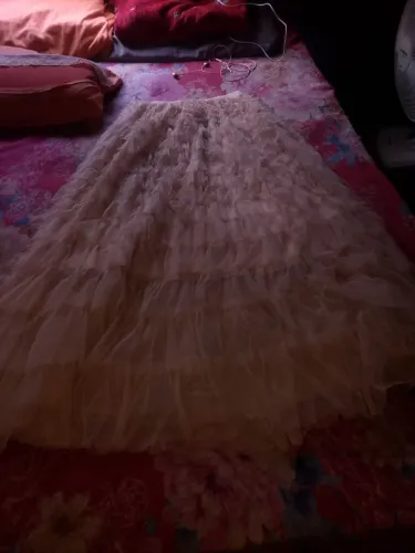 Estou vendendo uma saía de rendas linda evangélica