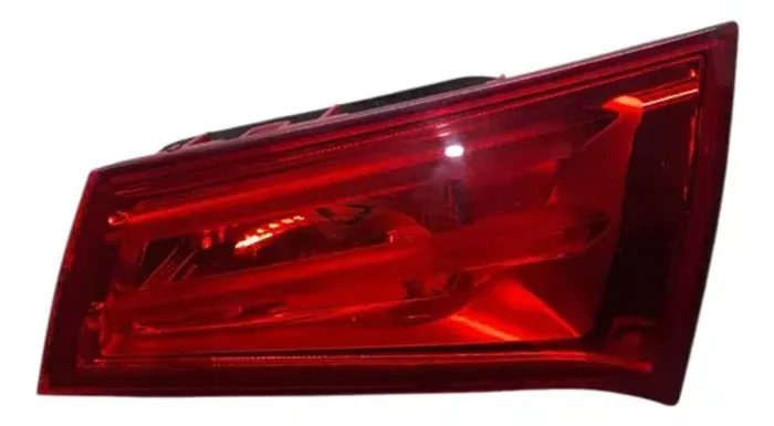 Lanterna Tampa Traseira Lado Direito Citroen C4 Lounge 2017 Direito/passageiro Vermelho