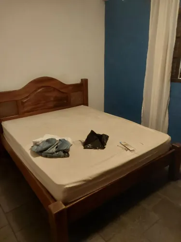 Cama de madeira Maciça