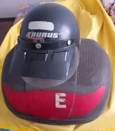 VENDO BAÚ PRA MOTO USADO