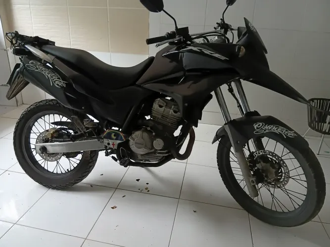 Vendo moto XRE 300 R$ 12.000