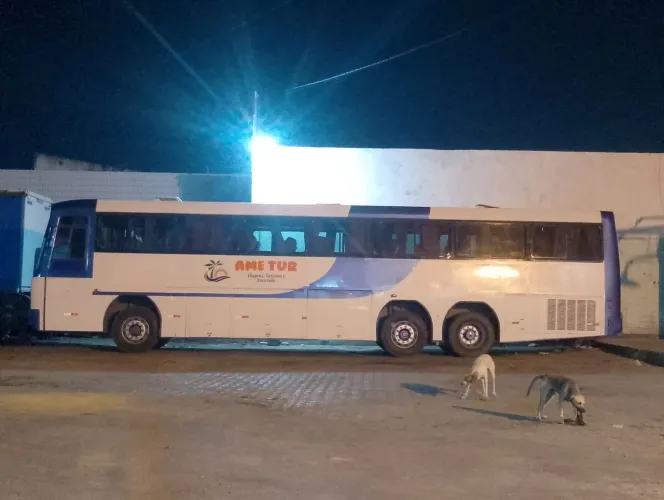 Júnior vende ou troca .