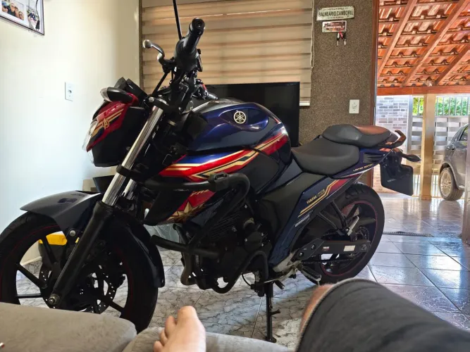 Fazer 250cc edição especial 