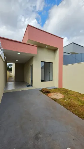 LINDA CASA NO SETOR SANTOS DUMONT GOIANIA
