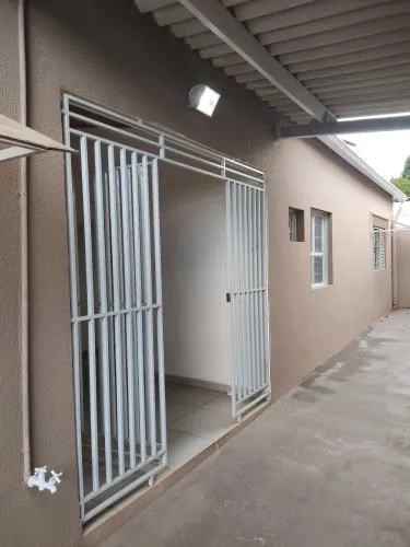 ALUGO CASA no Nova Lima 